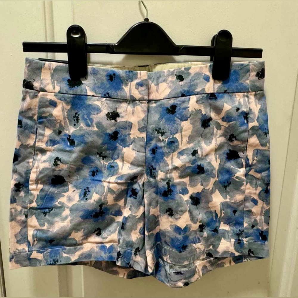 J. Crew Light Pink with Blue Floral Print Shorts Size 00 NWT